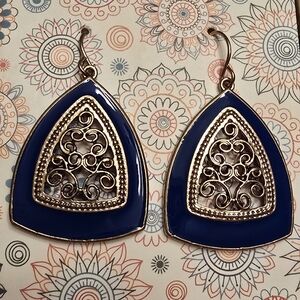 Pretty Enameled Navy & Goldtone Fashion Earrings